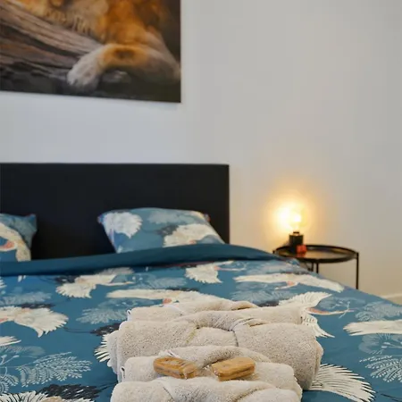 Classy Parkview Flat Apartment Antwerp